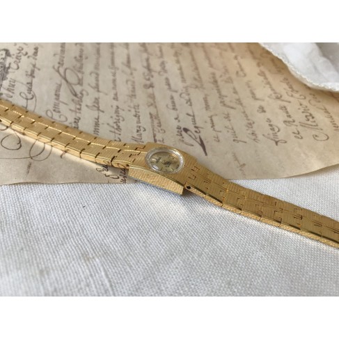 Vintage manual winding ladies watch